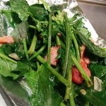 鉄板二百℃ 西新宿店 - ほうれん草ベーコンのソテー
