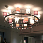 AdonisTtable - 素敵なシャンデリアは、夜にはムーディーに★