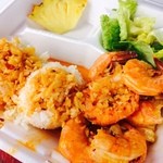 Fumi's Kahuku Shrimp - 手がべたべたになるけどそこは気にしない
