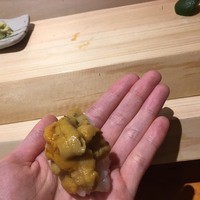 鮨 なかがわ - ウニ　手渡し