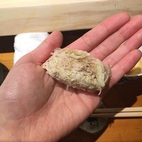鮨 なかがわ - かに　手渡し