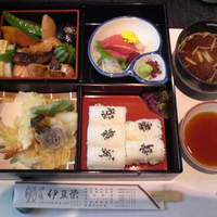 鰻割烹 伊豆栄 梅川亭 - 松花堂弁当…松（￥２．１００－）
