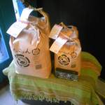 オモヤキッチン - オモヤの玄米¥700/kgで販売されています。
      2016.3.9