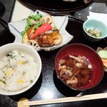 Juugoyayonehachi - 彩り野菜とチキンの和風黒酢和えとちりめん野沢菜おこわ御膳