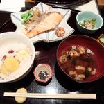 Juugoyayonehachi - 銀鮭の西京焼きと栗おこわ御膳