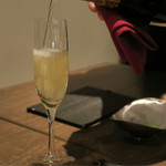 フレンチ割烹 宿 - シャンパンでかんぱ～い