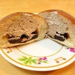 ブランジェ今見屋 - 「カフェモカあんぱん」をカットしたところ