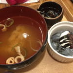 茶鍋cafe saryo - 味噌汁とレディースデーサービスの胡麻プリン