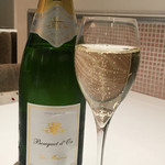 AdonisTtable - 乾杯のシャンパン