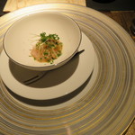 エクアトゥール - アミューズ：活け締めカワハギのカルパッチョとその肝のソース1