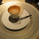 エクアトゥール - アミューズ：はまぐりポシェととそのジュライム風味1