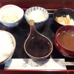 天麩羅 奈良木 - 小海老のかき揚げ定食のセット。２３００円。ご飯の炊きあがりといい、お新香といい味わいです。