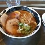 らーめん二代目やる気 - 「醤油チャーシュー麺」（800円）