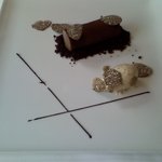 ル・ジュー・ドゥ・ラシエット  - チョコレートのカネロニ “スル デル ラゴ” (イタリア ドモリ社 カカオ75％）　サマートリュフの香り トリュフのグラス