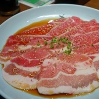 松庵 韓菜房 栄大津通店 - 牛バラと豚バラの２種類