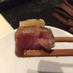 道頓堀 てっぱん豊島家 - 泡醤油をﾁｮｺﾝとお肉に乗せて・・・・