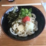 がいな製麺所 - 明太バター釜玉うどんです
                                おろし大根も付いてます