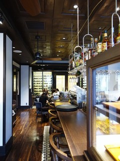 What a Tart! - 店内