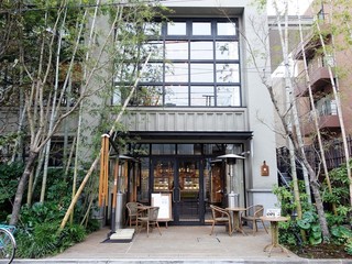 What a Tart! - 外観