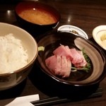 小料理 錦彩 - 天然ぶり刺身定食(830円)