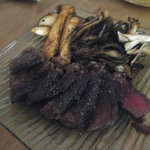 和酒バル KIRAZ - 阿波黒毛和牛　A5ランク牛ヒレステーキ　きのこソテー添え