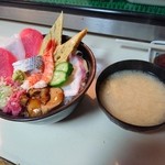 海鮮丼には味噌汁つきます！ 2016年3月