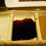 ステーキハウス ロイン - 岩塩・にんにく醤油・胡麻ソース