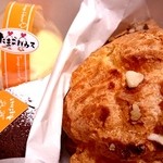 たまごハウス - たまごハウス 購入したもの。シューが大きすぎてロールケーキは別に渡されました＾＾；