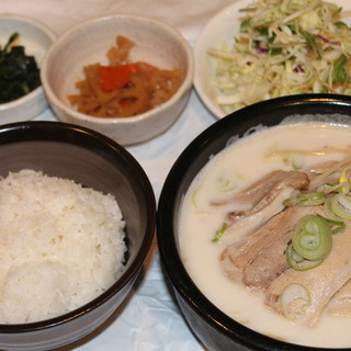 韓国家庭料理 東大門タッカンマリ_1