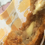 ユヌ・ベルジュ - チーズミンチカツ☆割りました