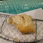 天ぷら わかやま - 甘鯛の鱗。身の一番薄い部分を揚げました。カリカリの食感がたまりません(*￣∇￣)ノ