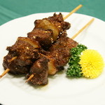 盤古殿 - ラム肉串焼き（４２０円＋税）２０１６年３月