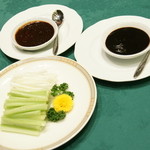 盤古殿 - 北京ダック　丸１羽セット（３，８００円＋税）のタレ等２０１６年３月