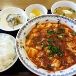 玉林酒家 - 麻婆豆腐ランチ(610円)です。2016年2月