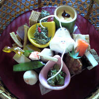 韻松亭 - 花籠膳・月 2600円