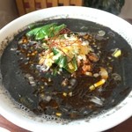 餃子の花家 - 【2015年12月】ランチの担々麺セット（黒胡麻）のアップ。