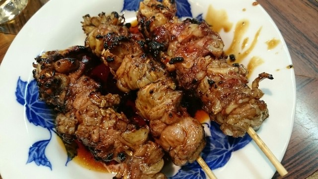 郡山の焼き鳥店「串登美」：本格炭火焼き鳥と居心地の良い空間