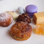 横浜モノリス - 