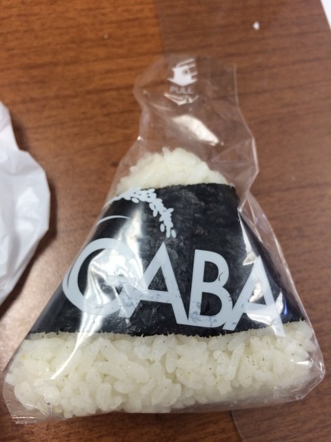 おむすびページ Iyasume Musubi Cafe x Waikiki Trolley いやす夢 x ワイキキ