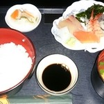 明己悟 - 刺身定食200円