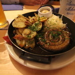 Bayerischer Bahnhof - ソーセージ。Bratwurstgraten。