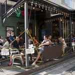 イート・モア・グリーンズ - テラス