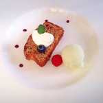 オ・プレチェネッラ - リンゴと黒糖シナモンのケーキ 青リンゴのシャーベット