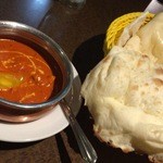 マスターシェフキッチン - バターチキンマサラ　と　プレーンナン