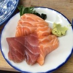 まるしん - サーモンとマグロ