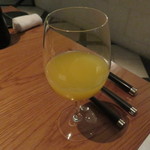 ラ・ボンヌターブル - 伊予柑とエルダーフラワーの炭酸ジュース