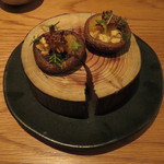 ラ・ボンヌターブル - 焼き椎茸、蕗味噌とオニオン・コンフィ、胡桃のロースト1