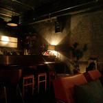 やまのは 珈琲と髪 - 夜は光と影、音の響きが深まります