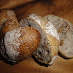 tombolo 元町店 - くるみパン