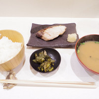 室町 三谷屋 - 【ランチ】 鰤の塩焼き　\1000